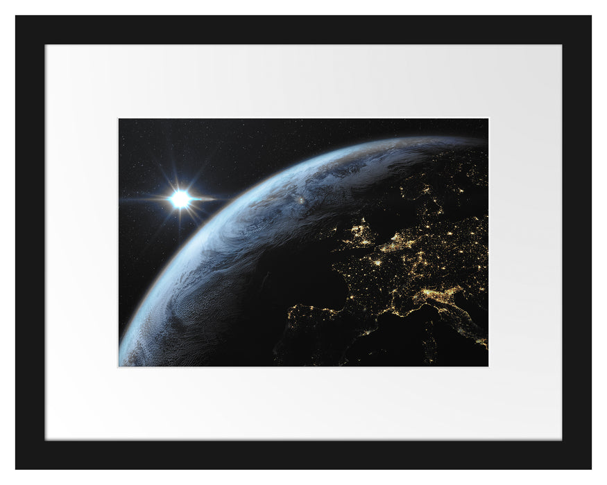 Pixxprint Erdkugel im All mit Lichtern B&W Detail, im Galerie-Passepartout Bilderrahmen