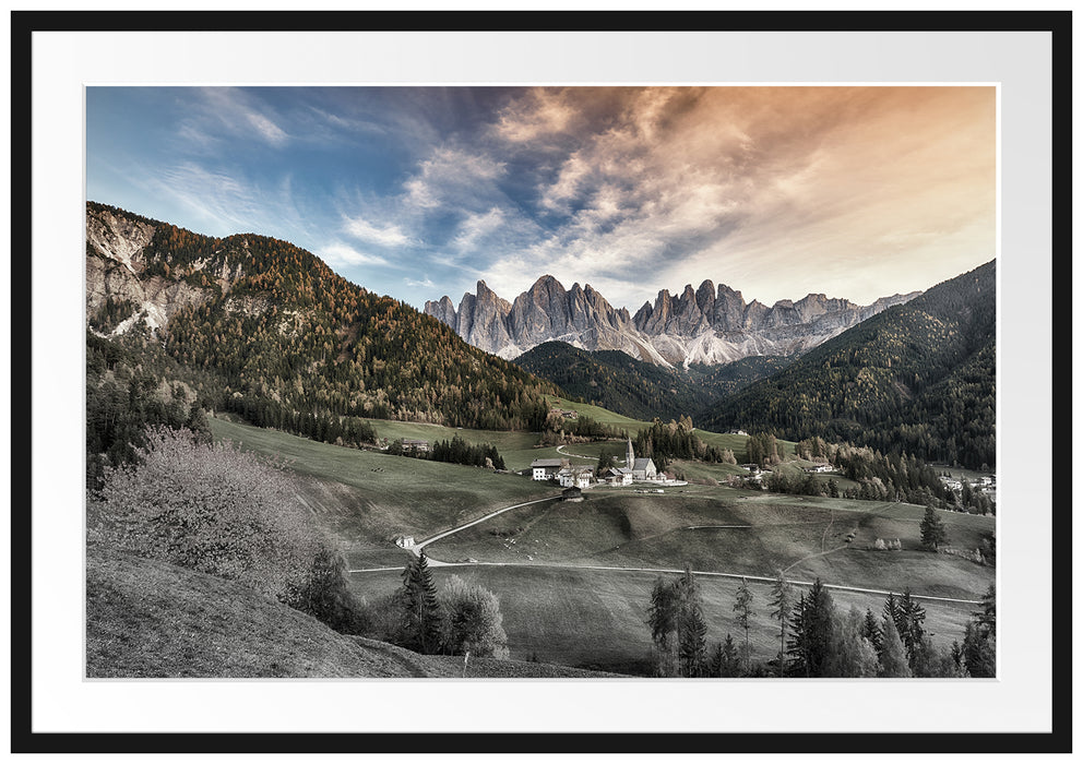 Herbstliche Landschaft in den Dolomiten B&W Detail Passepartout Rechteckig 100