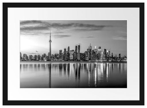 Skyline Toronto in der Abenddämmerung, Monochrome Passepartout Rechteckig 40