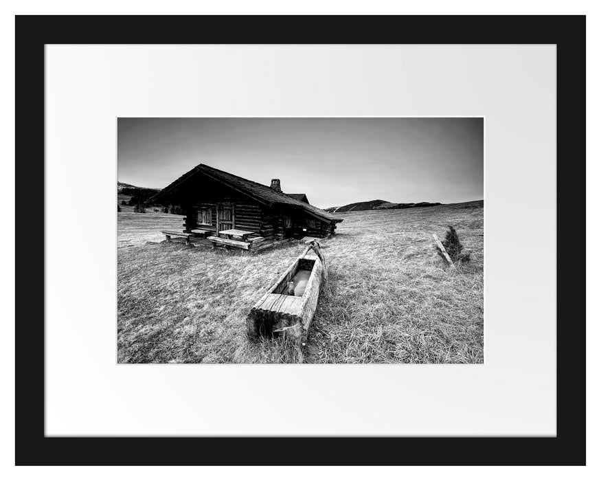 Pixxprint Blockhaus mit Wassertrog Dämmerung, Monochrome, im Galerie-Passepartout Bilderrahmen