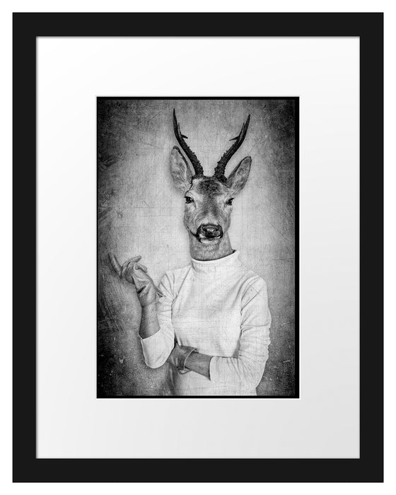 Pixxprint Hirschkopf Menschenkörper im Pullover, Monochrome, im Galerie-Passepartout Bilderrahmen