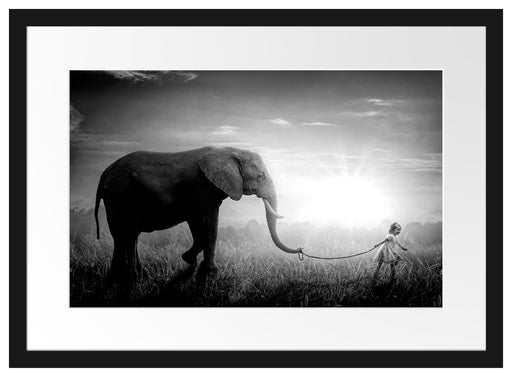 Kind und Elefant bei Sonnenuntergang, Monochrome Passepartout Rechteckig 40