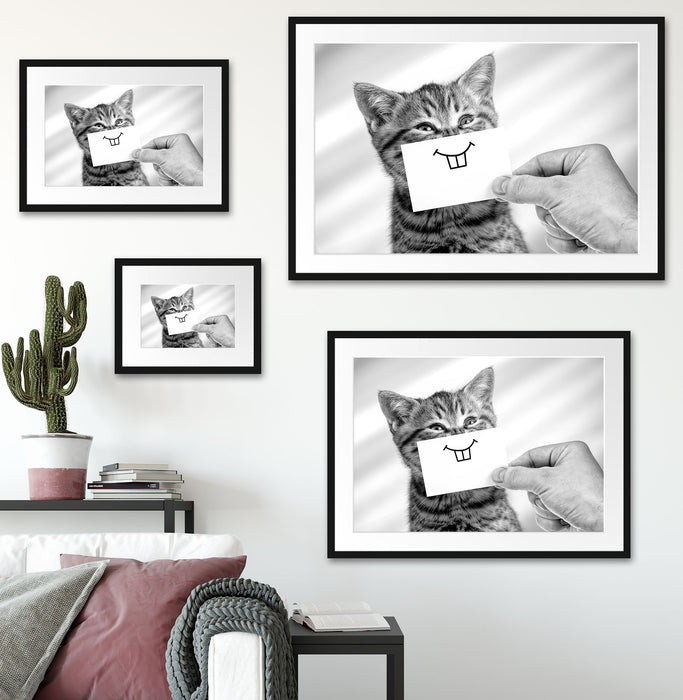 Lustige Katze mit Lächeln auf Papier, Monochrome Passepartout Wohnzimmer Rechteckig