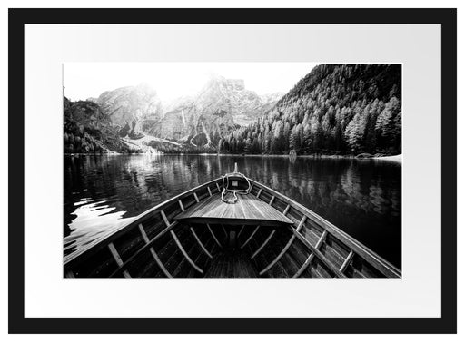 Holzboot auf Alpensee in den Dolomiten, Monochrome Passepartout Rechteckig 40