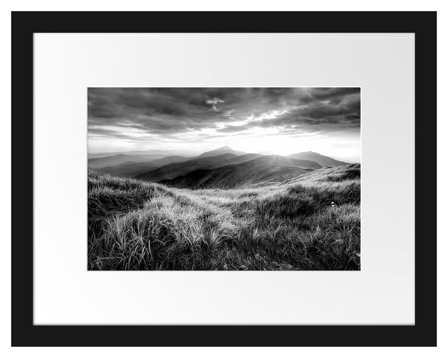 Pixxprint Sommerliche Bergwiese Sonnenuntergang, Monochrome, im Galerie-Passepartout Bilderrahmen