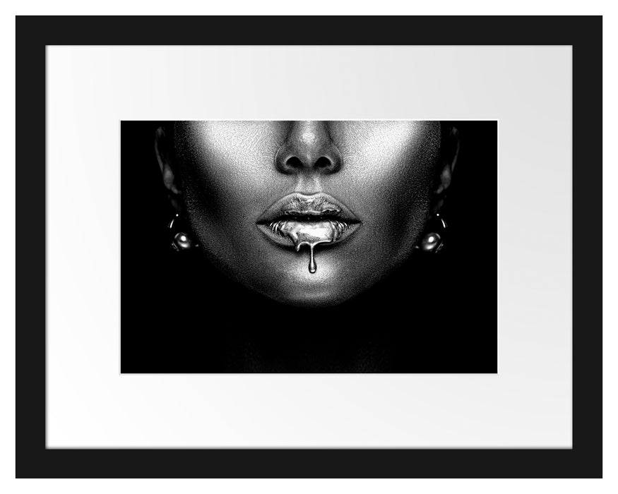 Pixxprint Frauenmund mit goldenem Gloss, Monochrome, im Galerie-Passepartout Bilderrahmen