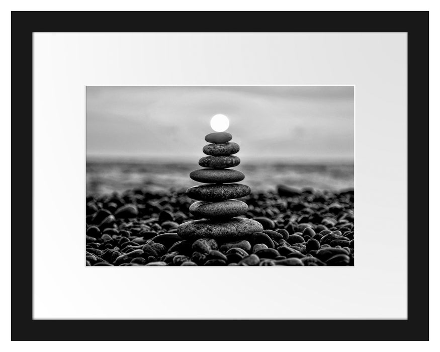 Pixxprint Kieselsteinpyramide im Sonnenuntergang, Monochrome, im Galerie-Passepartout Bilderrahmen