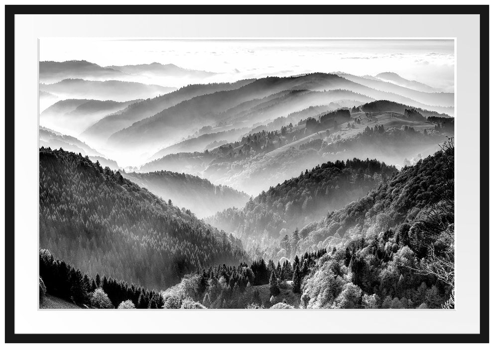 Nebelige Berglandschaft im Herbst, Monochrome Passepartout Rechteckig 100