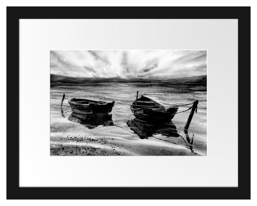 Pixxprint Zwei angeleinte Boote bei Sonnenuntergang, Monochrome, im Galerie-Passepartout Bilderrahmen