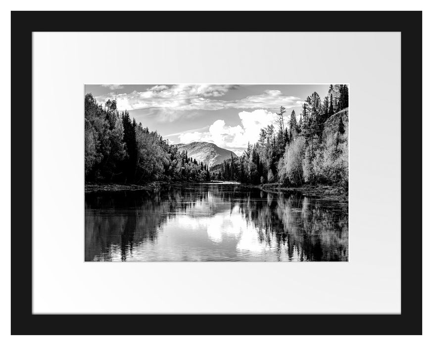 Pixxprint Bergsee mit Herbstwald, Monochrome, im Galerie-Passepartout Bilderrahmen