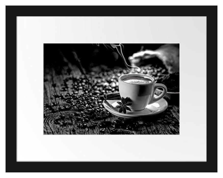 Pixxprint Kaffeetasse mit Bohnen auf Holztisch, Monochrome, im Galerie-Passepartout Bilderrahmen