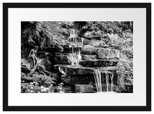 Kleiner Wasserfall über Steinplatten, Monochrome Passepartout Rechteckig 40