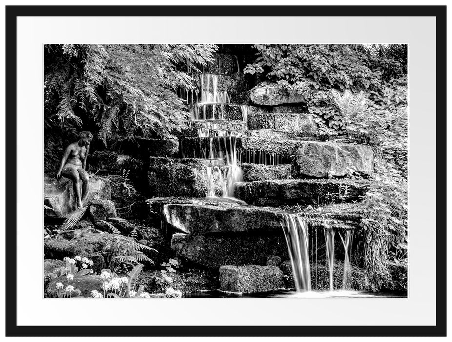 Kleiner Wasserfall über Steinplatten, Monochrome Passepartout Rechteckig 80