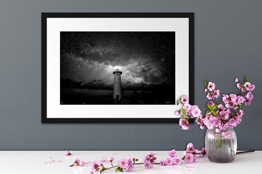Leuchtturm in klarer Sternennacht, Monochrome Passepartout Detail Rechteckig