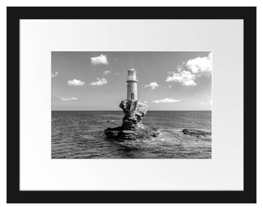 Pixxprint Leuchtturm auf kleiner Insel im Meer, Monochrome, im Galerie-Passepartout Bilderrahmen