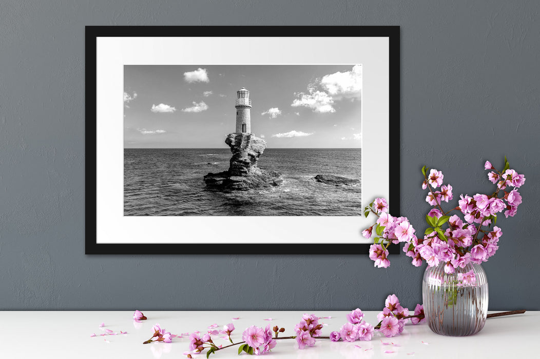 Leuchtturm auf kleiner Insel im Meer, Monochrome Passepartout Detail Rechteckig