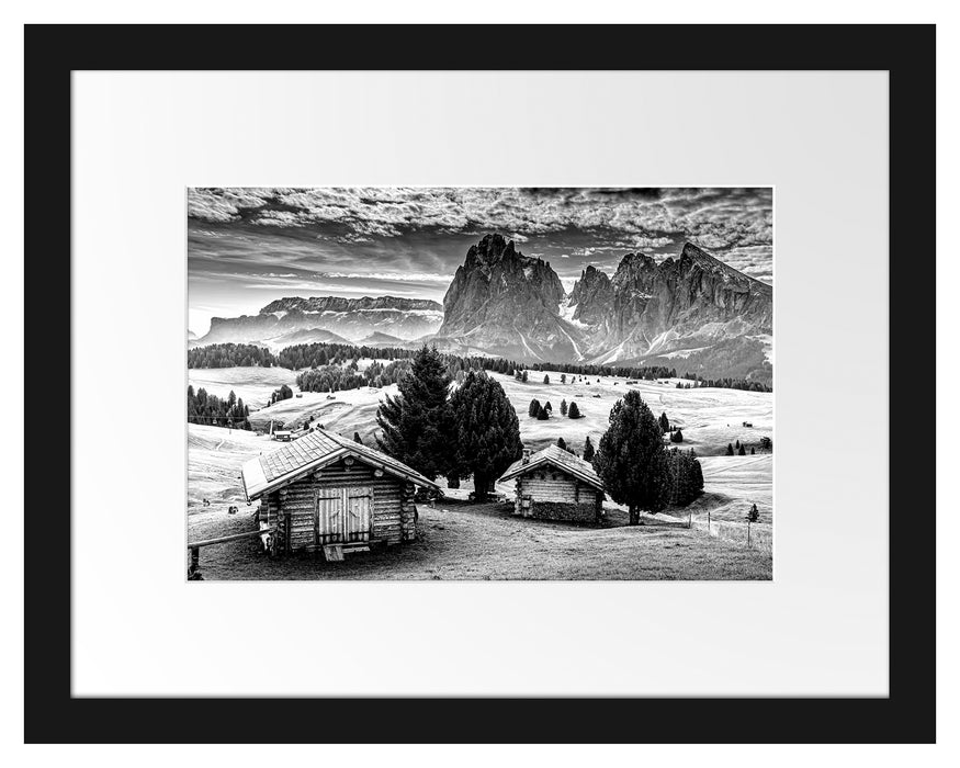 Pixxprint Blockhäuser in den Dolomiten, Monochrome, im Galerie-Passepartout Bilderrahmen