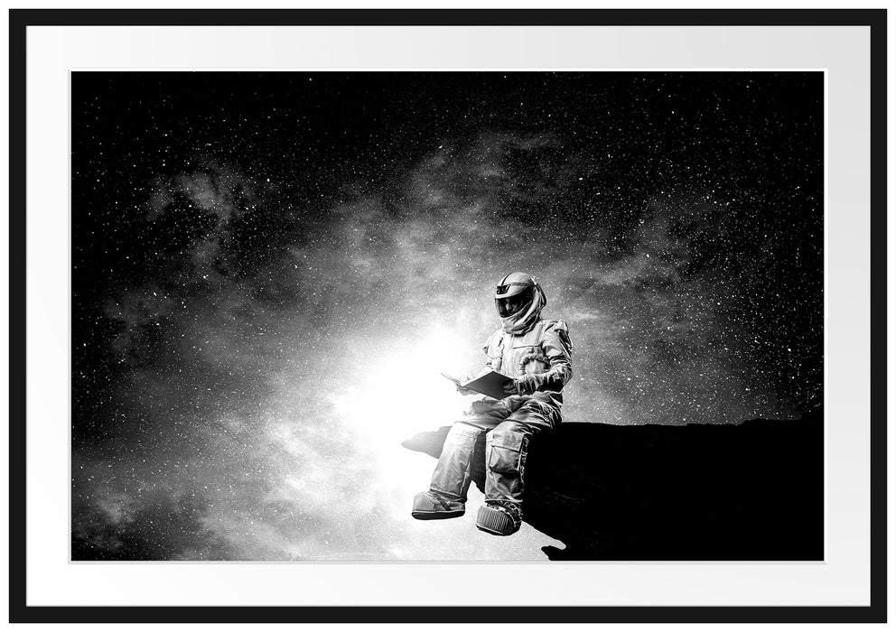 Lesender Astronaut auf Vorsprung vor Galaxie, Monochrome Passepartout Rechteckig 100