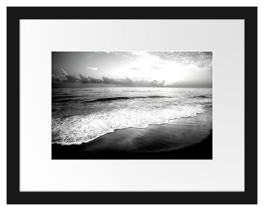 Pixxprint Sonnenuntergangsstimmung an Traumstrand, Monochrome, im Galerie-Passepartout Bilderrahmen