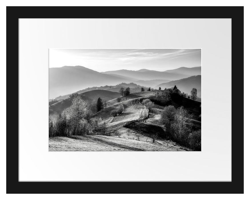 Pixxprint Hügelige Herbstlandschaft bei Sonnenuntergang, Monochrome, im Galerie-Passepartout Bilderrahmen