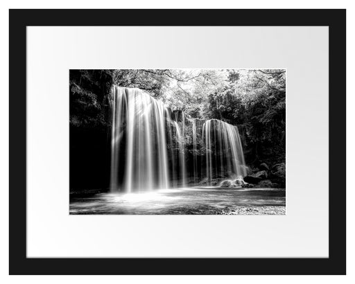 Tropischer Wasserfall im Wald, Monochrome Passepartout Rechteckig 30