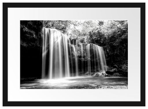 Tropischer Wasserfall im Wald, Monochrome Passepartout Rechteckig 40