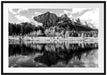 Kanadischer Herbstwald und Berge am See, Monochrome Passepartout Rechteckig 100