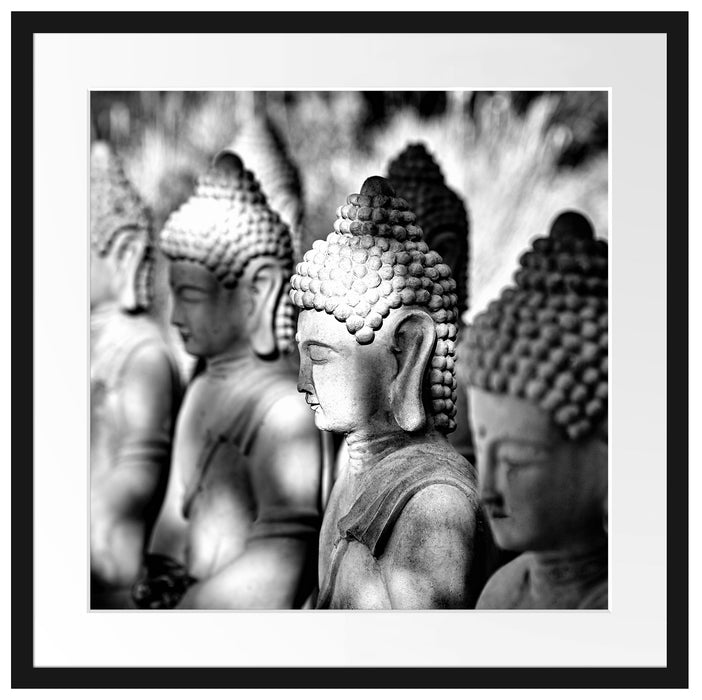 Buddha-Statuen in einer Reihe Passepartout Quadratisch 55x55