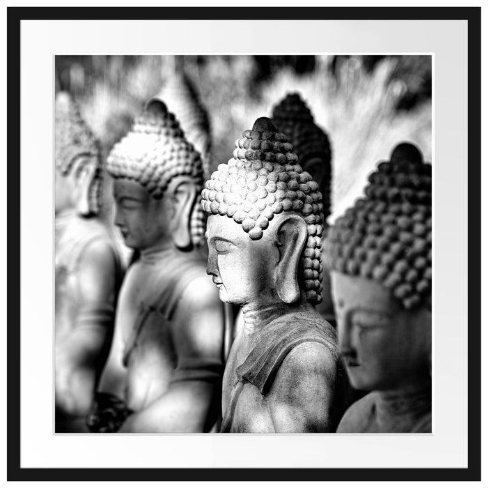 Buddha-Statuen in einer Reihe Passepartout Quadratisch 70x70