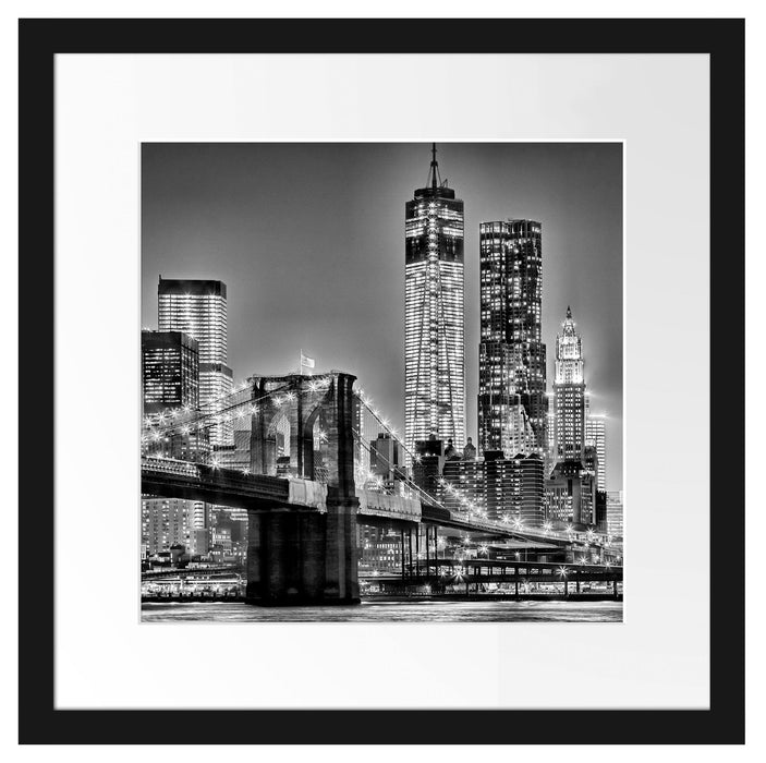New York City, Skyline bei Nacht Passepartout Quadratisch 40x40