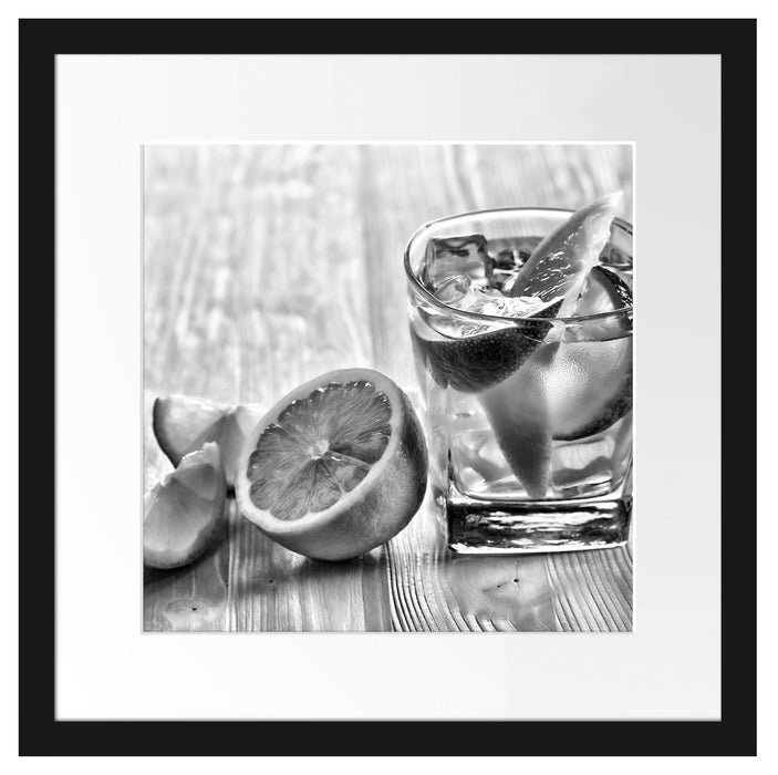 Gin Tonic Shot mit Zitronen Passepartout Quadratisch 40x40