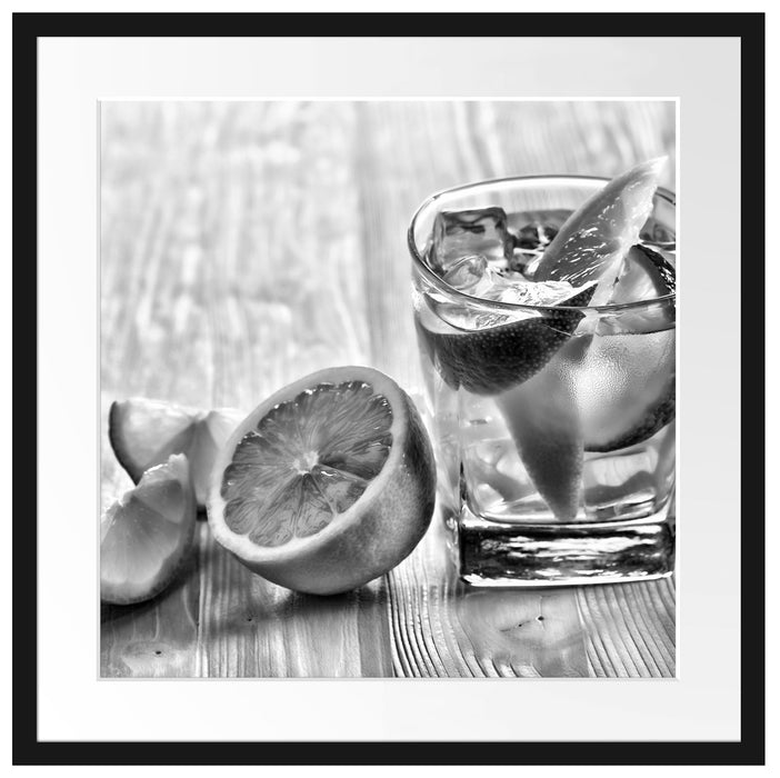 Gin Tonic Shot mit Zitronen Passepartout Quadratisch 55x55