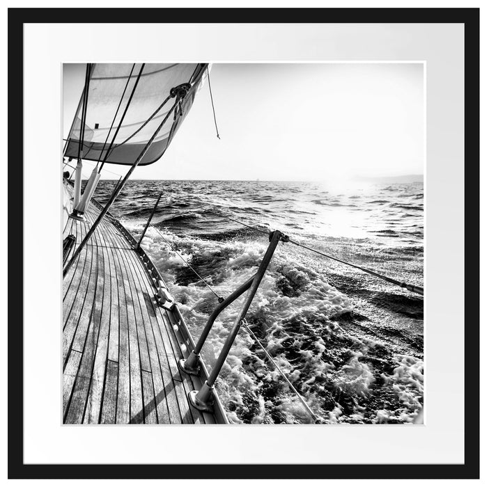 Segelboot im Meer Passepartout Quadratisch 55x55