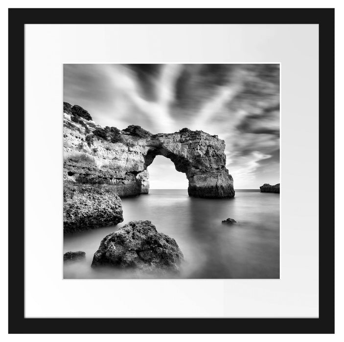 Riesiger Berg im Meer Passepartout Quadratisch 40x40