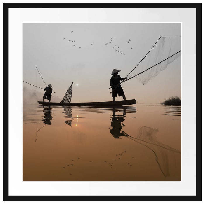 Fischer beim Angeln in Thailand Passepartout Quadratisch 70x70