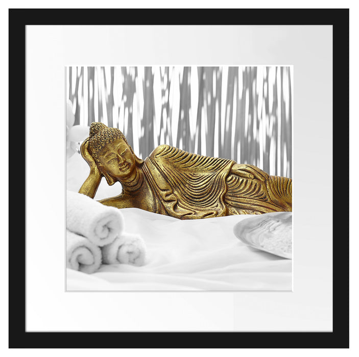 goldener Buddha auf Handtuch Passepartout Quadratisch 40x40