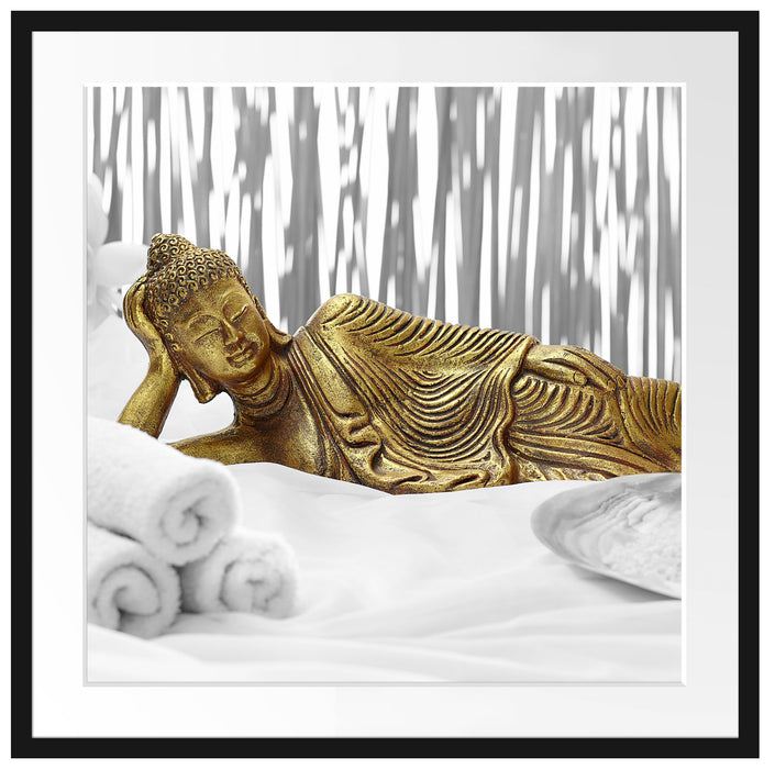 goldener Buddha auf Handtuch Passepartout Quadratisch 70x70