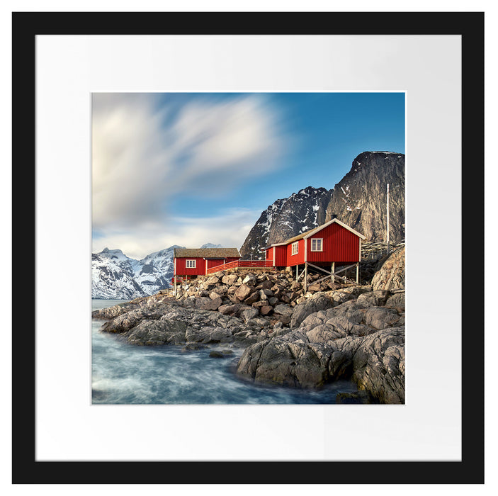 Einsames rotes Haus am Meer in Norwegen Passepartout Quadratisch 40