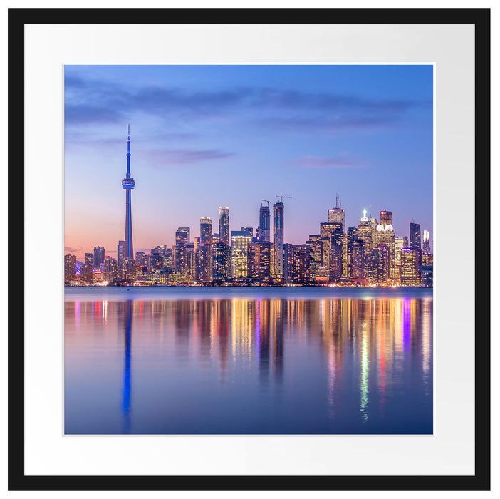 Skyline Toronto in der Abenddämmerung Passepartout Quadratisch 55