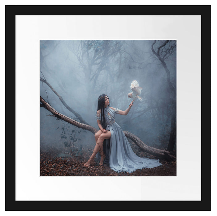 Mystische Schönheit im nebeligen Wald Passepartout Quadratisch 40