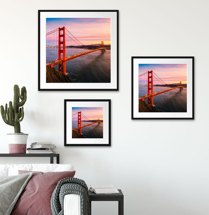 Golden Gate Bridge bei Sonnenuntergang Passepartout Wohnzimmer Quadratisch