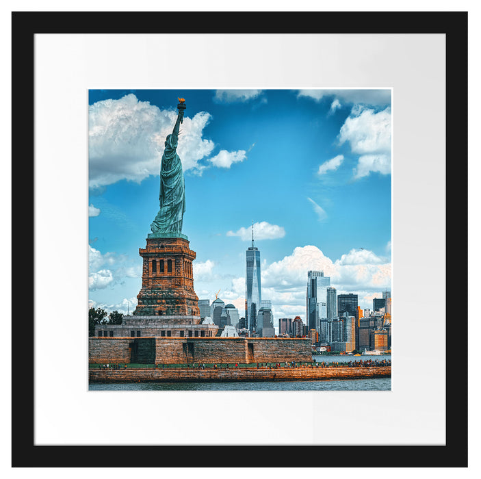 Freiheitsstatue mit New Yorker Skyline Passepartout Quadratisch 40