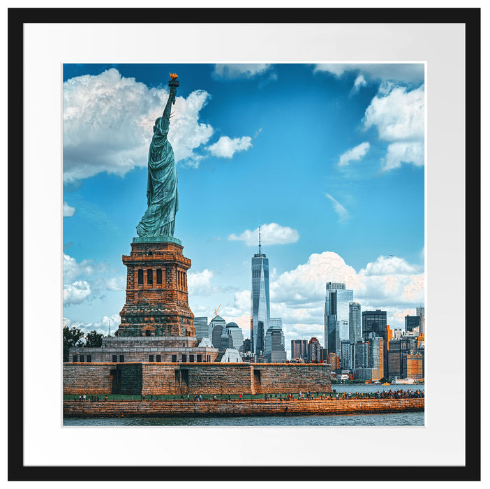 Freiheitsstatue mit New Yorker Skyline Passepartout Quadratisch 55