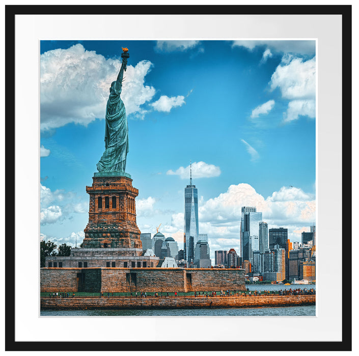 Freiheitsstatue mit New Yorker Skyline Passepartout Quadratisch 70