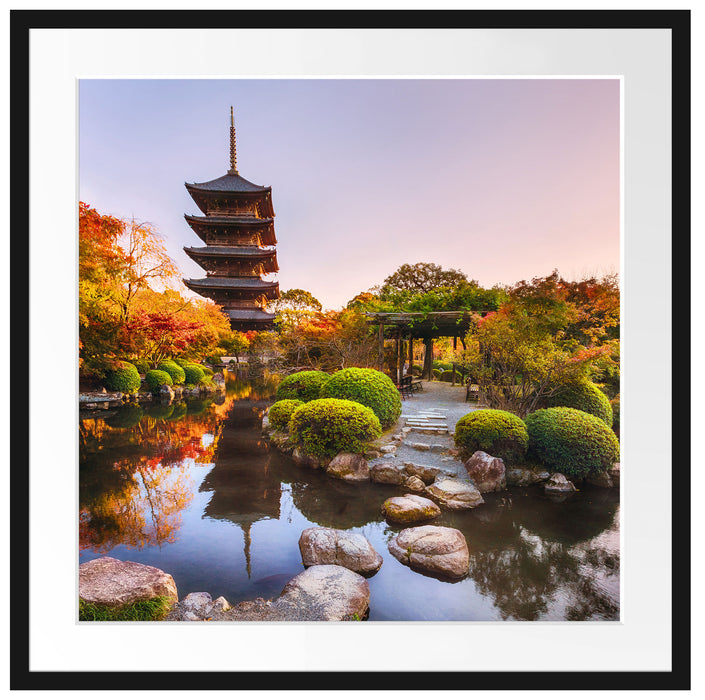 See im Herbst vor japanischem Tempel Passepartout Quadratisch 70