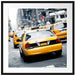 Gelbe Taxis am Times Square in New York Passepartout Quadratisch 70