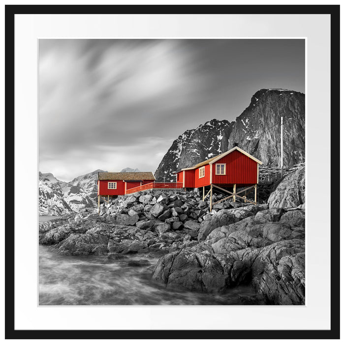 Einsames rotes Haus am Meer in Norwegen B&W Detail Passepartout Quadratisch 70