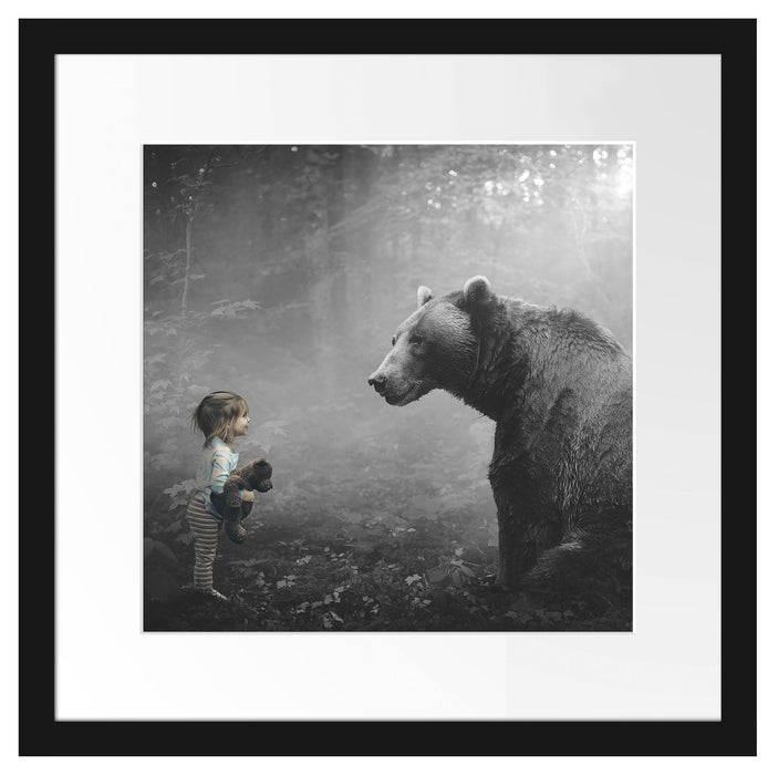 Mädchen mit Teddy und Bär im Wald B&W Detail Passepartout Quadratisch 40