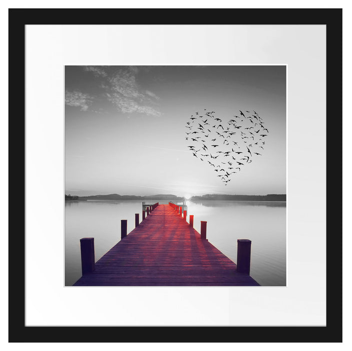Steg mit Vogelschwarm in Herzform B&W Detail Passepartout Quadratisch 40
