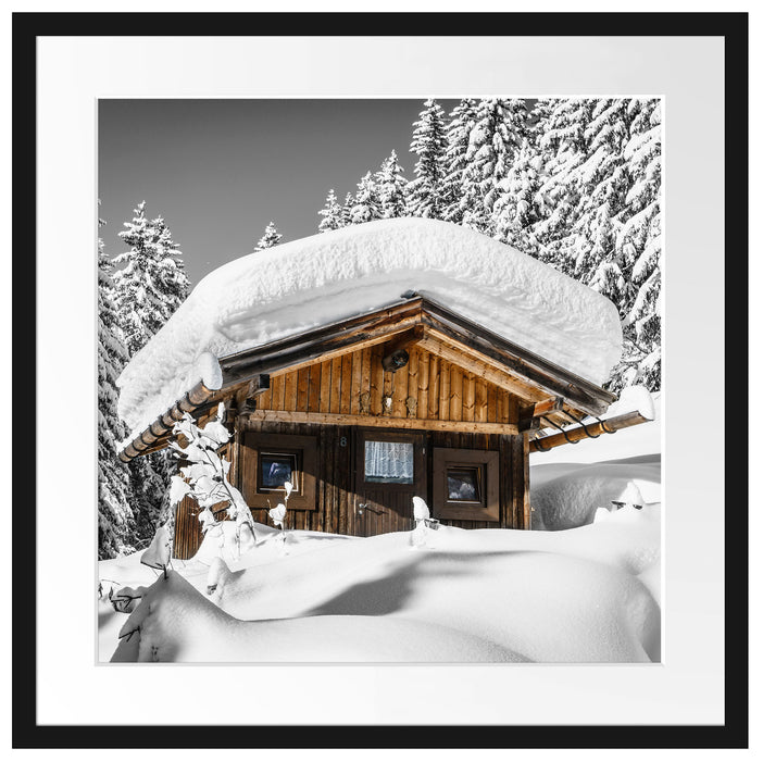 Verschneite Skihütte in Alpenwald B&W Detail Passepartout Quadratisch 55